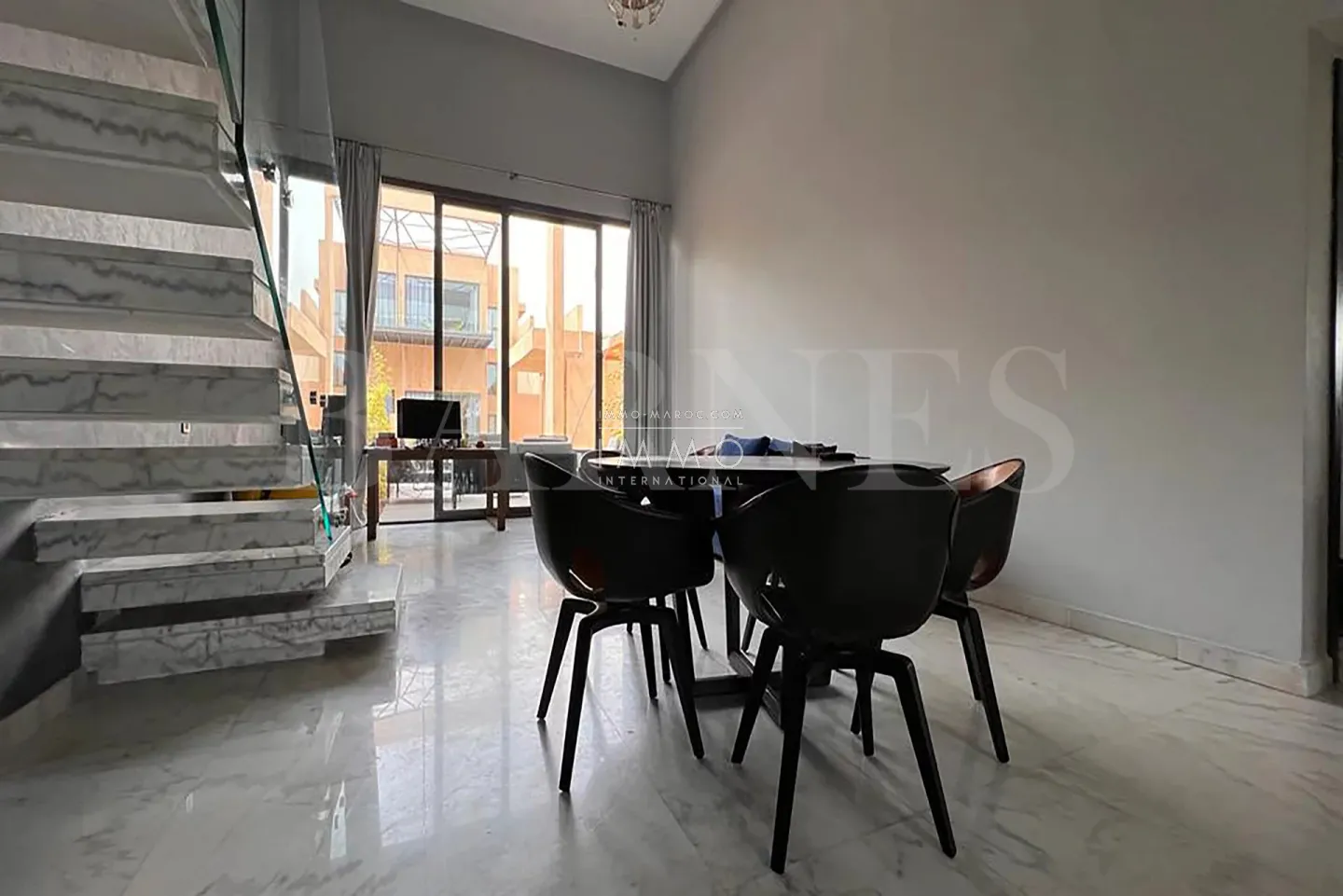 Superb loft in secured residence.