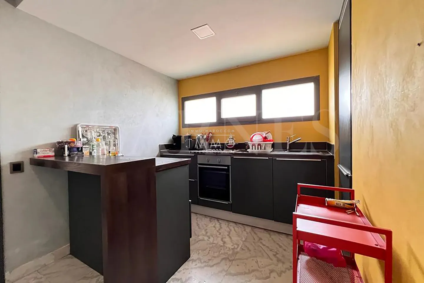 Superb loft in secured residence.