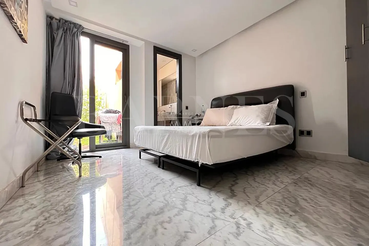 Superb loft in secured residence.