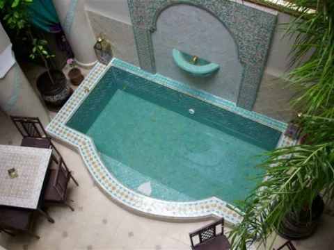Marrakech riad buying car access within 10 minutes from the place