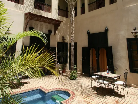 Riad for sale Moroccan Marrakech less than 10 minutes from the place Riad Laarous