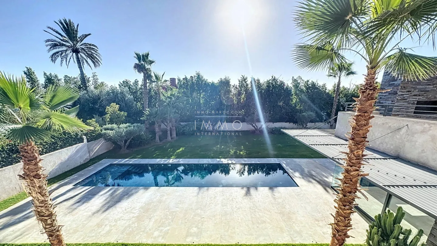 Contemporary villa on the golf course