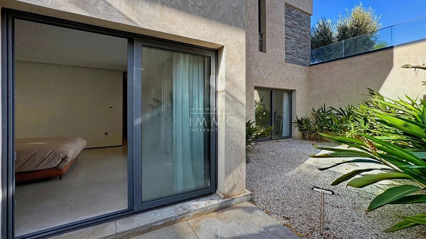 Contemporary villa on the golf course