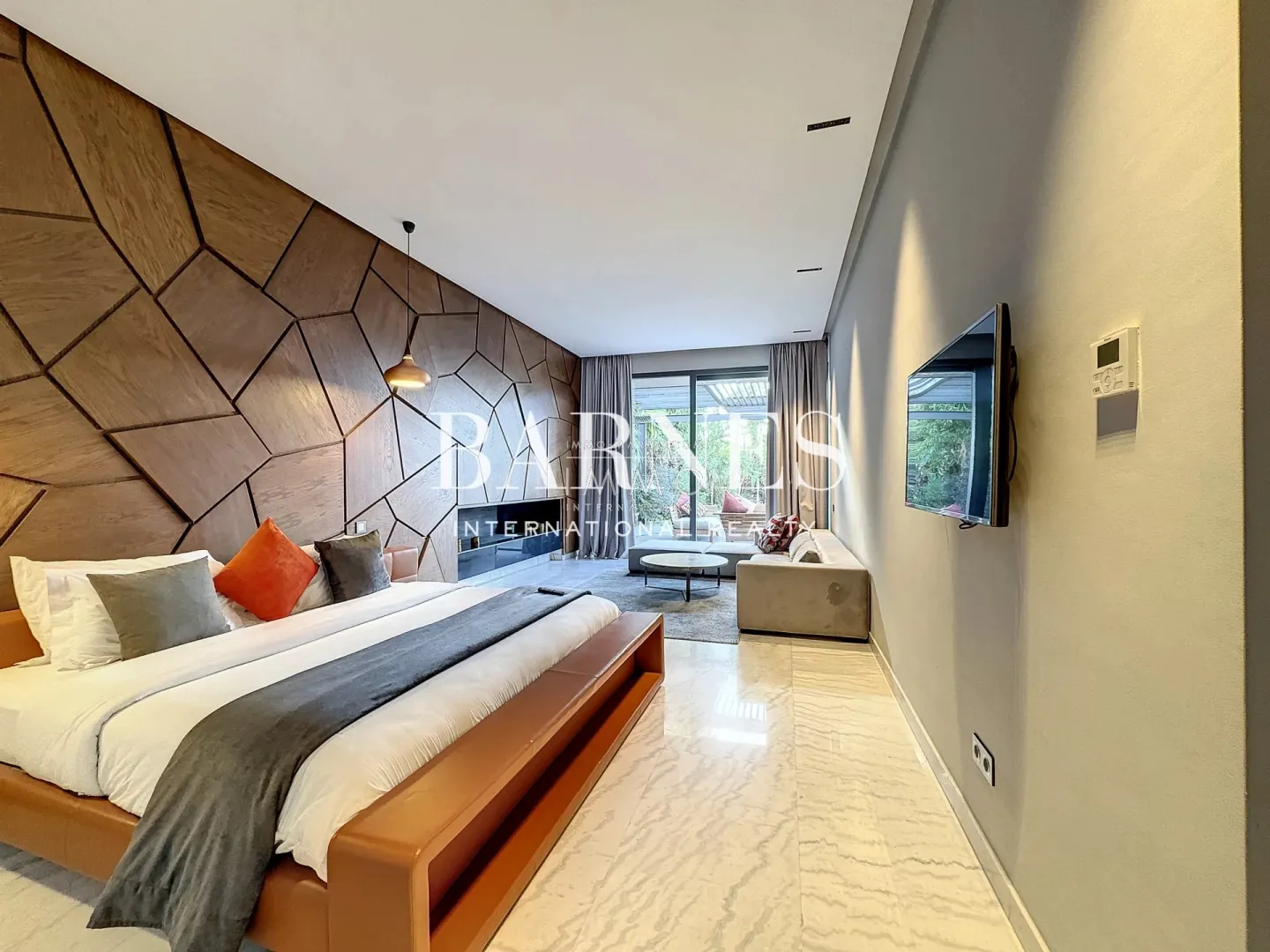 Luxury contemporary house