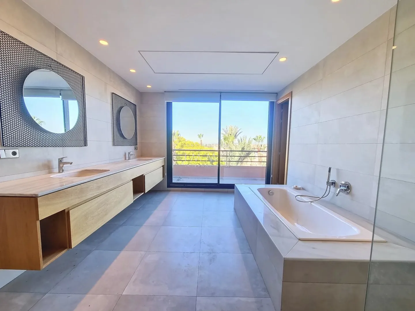 Stunning penthouse for sale in the majorelle neighborhood.