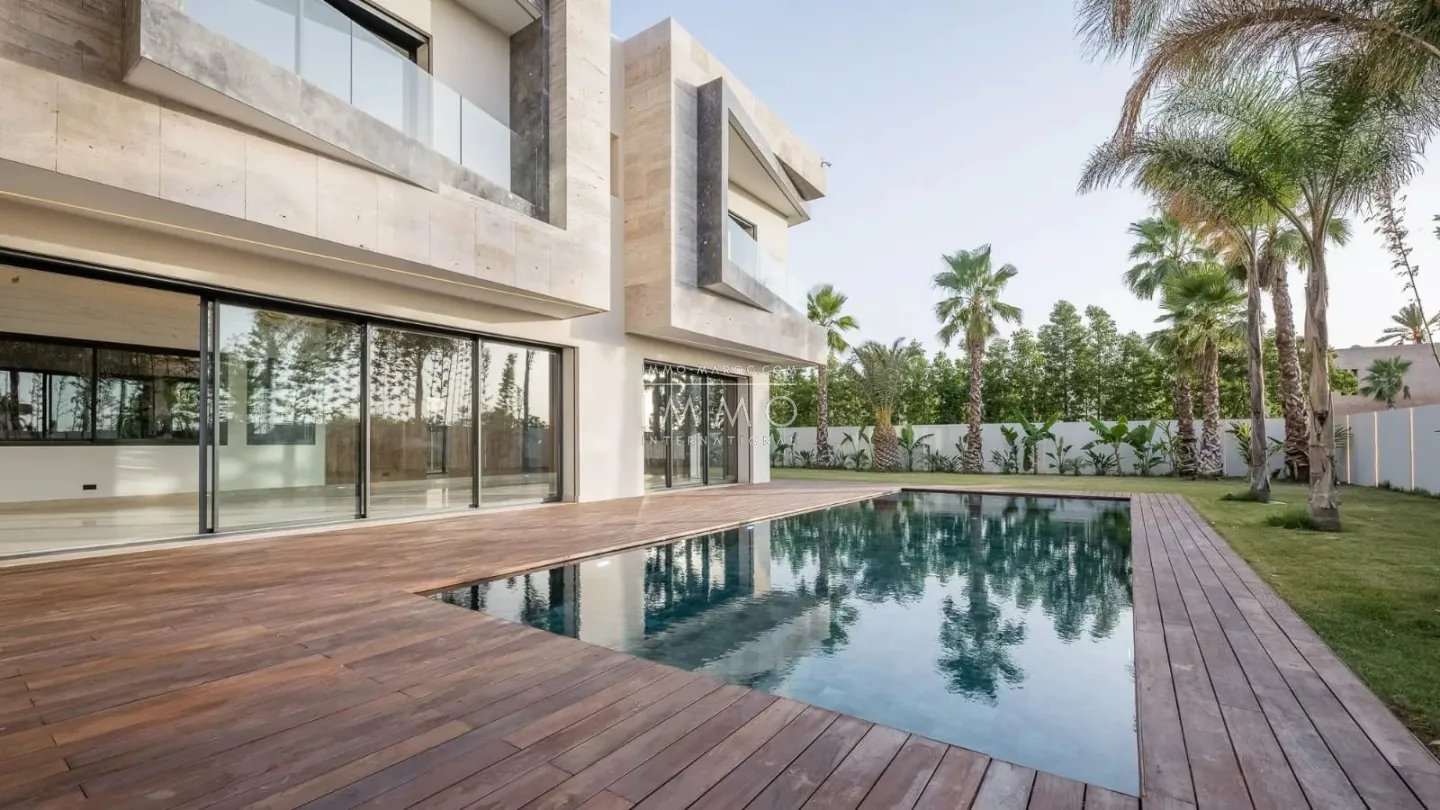 House with 4 suites near the 3 golfs