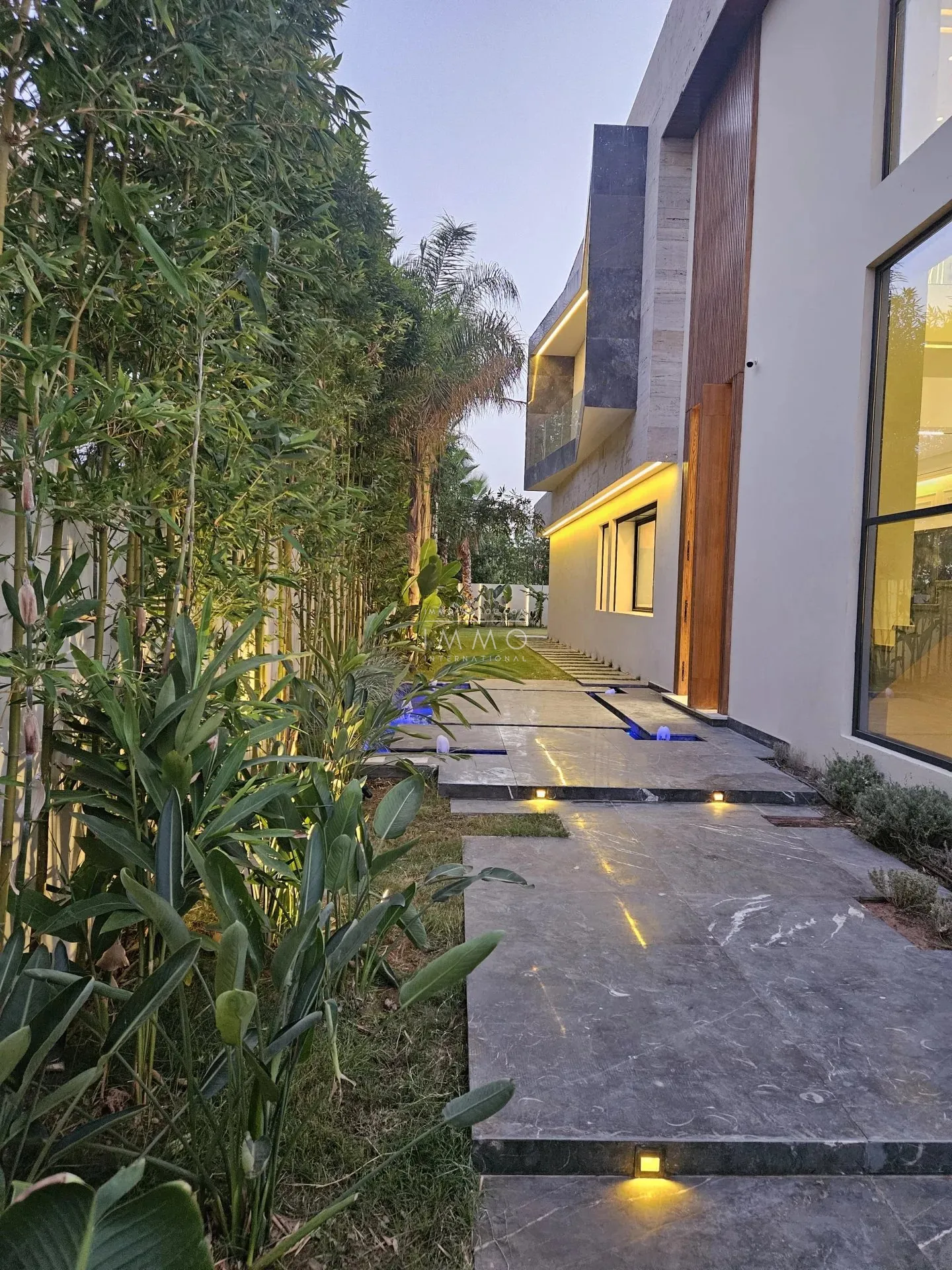 House with 4 suites near the 3 golfs