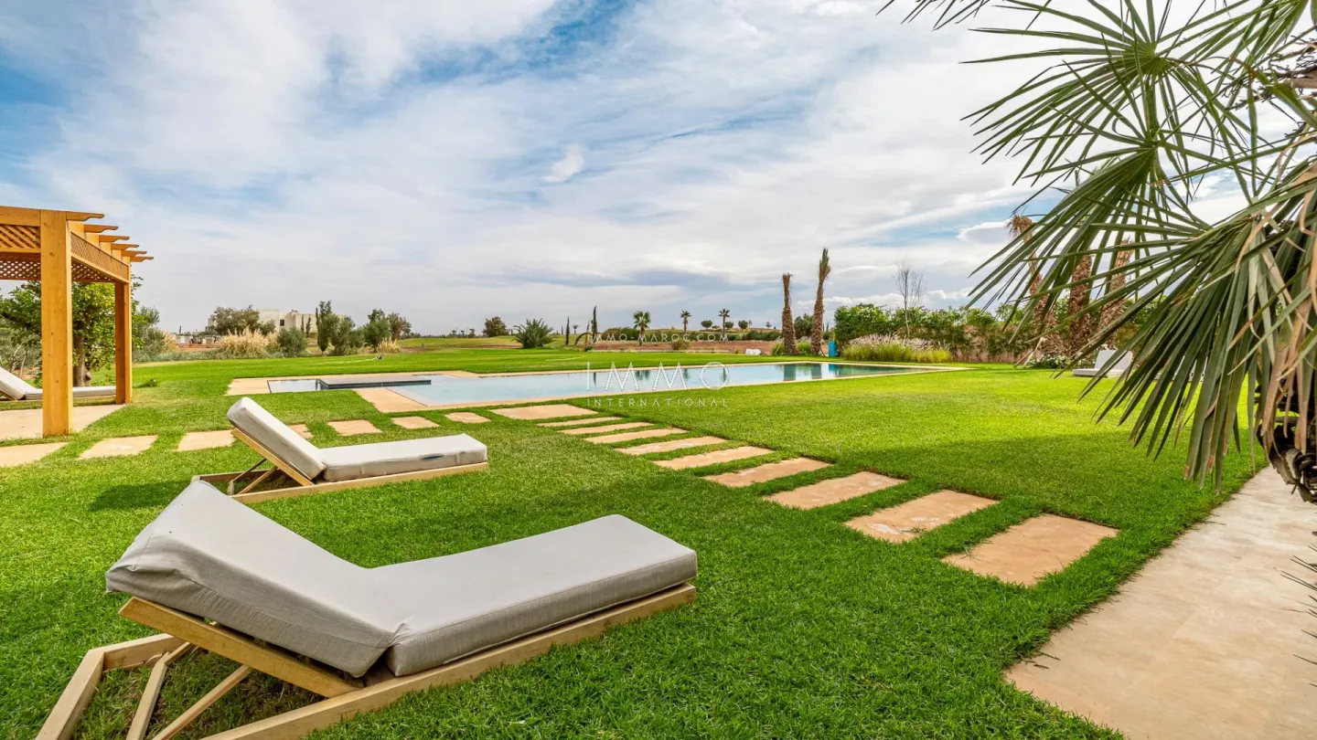 Luxury villa for sale on the golf front