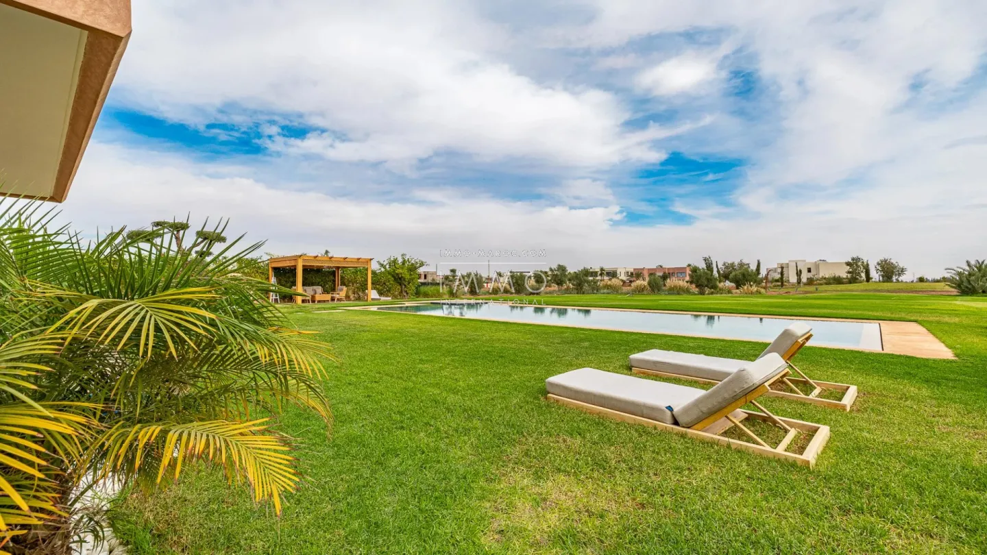 Luxury villa for sale on the golf front