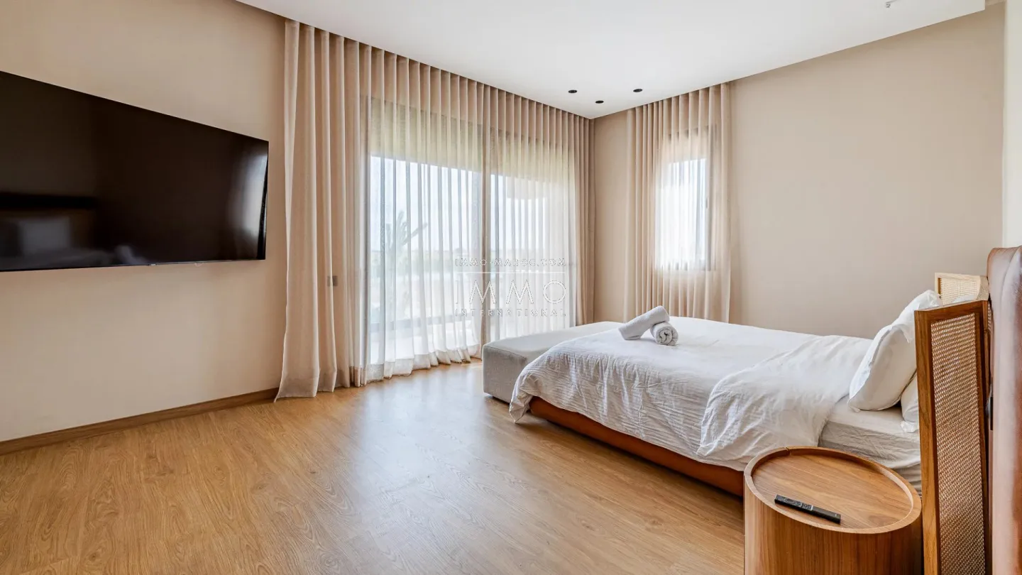 Luxury villa for sale on the golf front