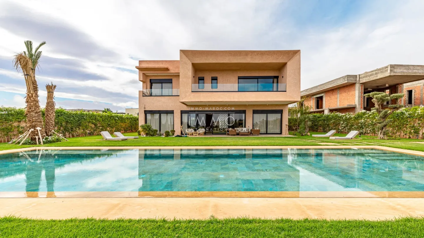Luxury villa for sale on the golf front