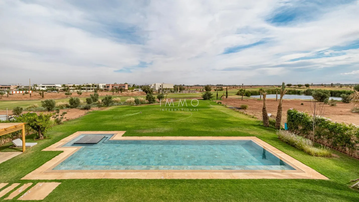 Luxury villa for sale on the golf front