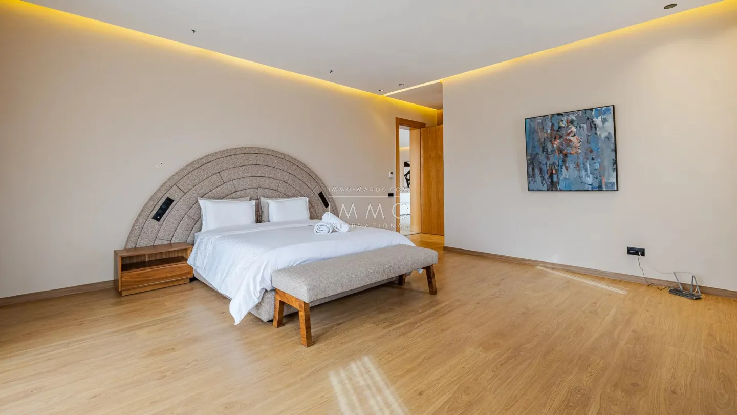 Luxury villa for sale on the golf front