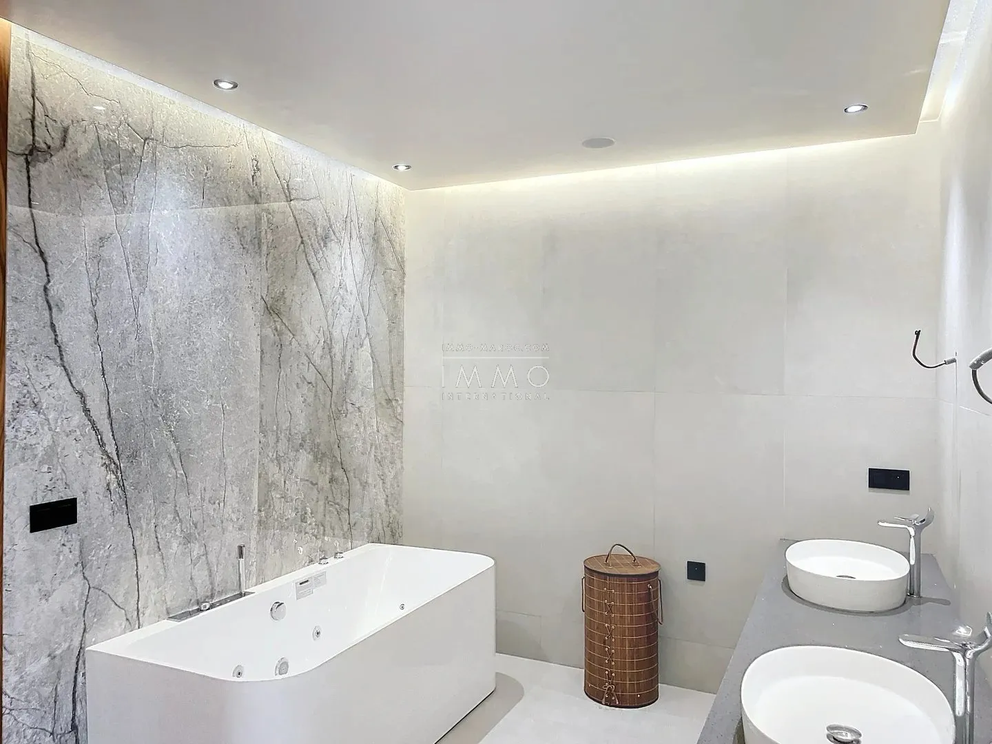 Exceptional villa for sale on the amelkis golf course