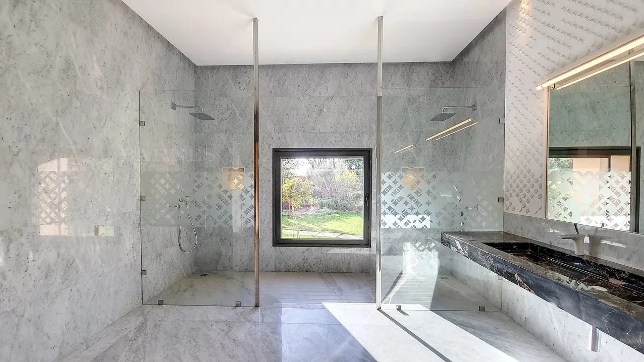 A very beautiful recently built property for sale in the palmeraie district of bab atlas, just 10 minutes from the city center.