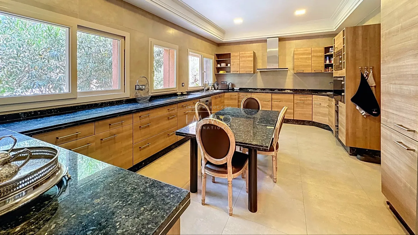 For sale - prestigious single-storey villa on 1 hectare, route d'ouarzazate - marrakech