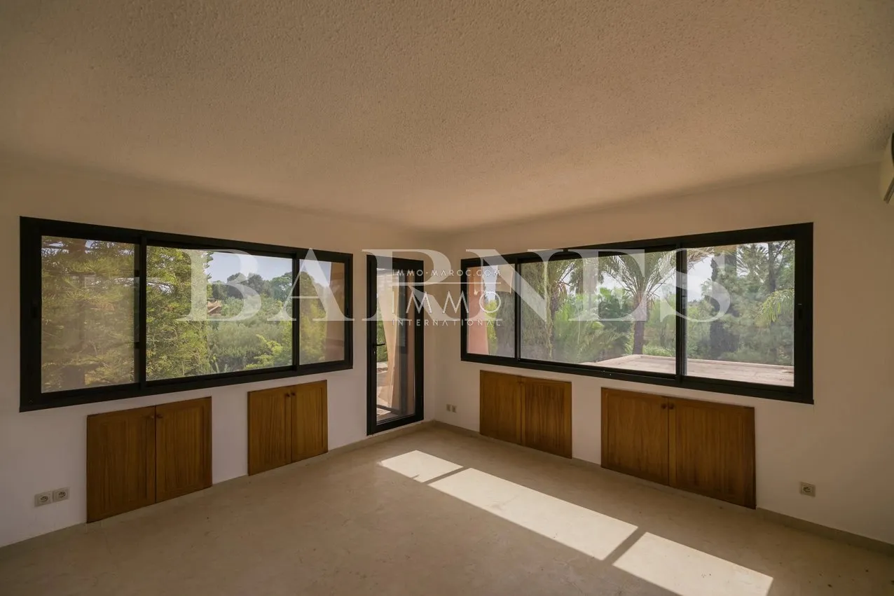 Beautiful villa in the palmeraie bab atlas nestled in a green oasis for sale.