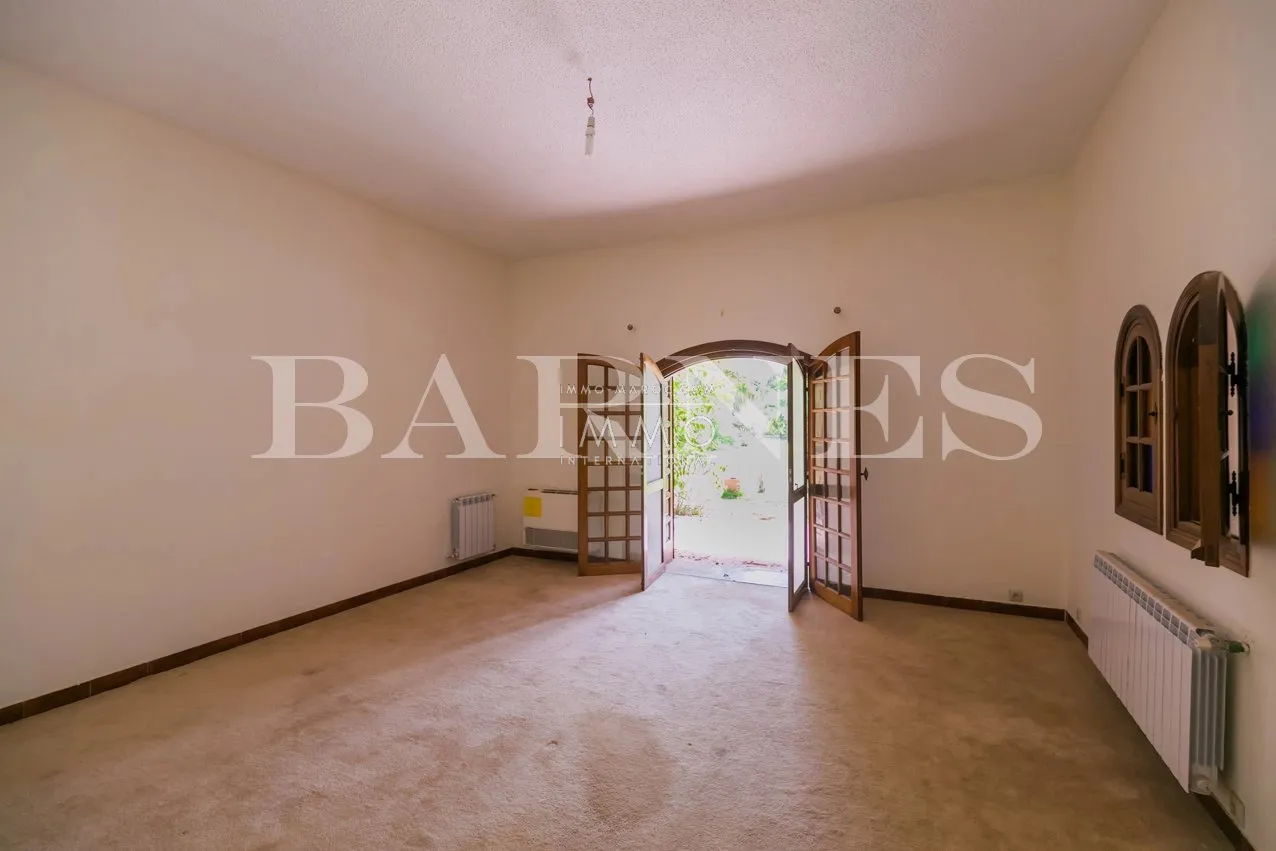 Beautiful villa in the palmeraie bab atlas nestled in a green oasis for sale.