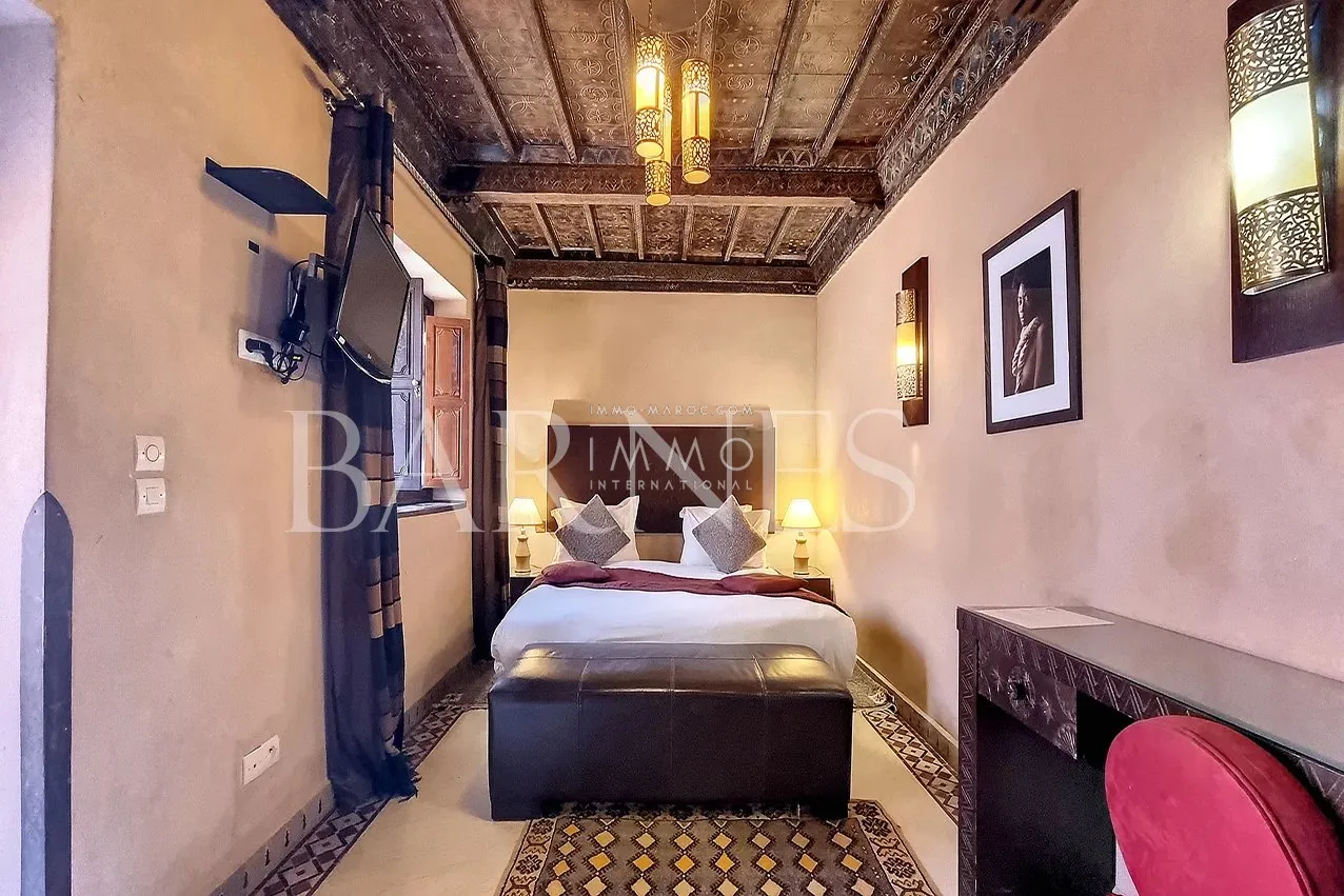 Sale of a guesthouse with 18 rooms located in a charming neighborhood of the medina in marrakech.