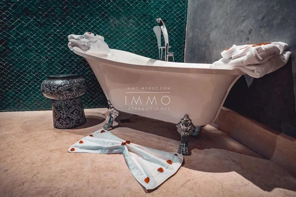 Prestigious guest palace for sale - 12 rooms - spa