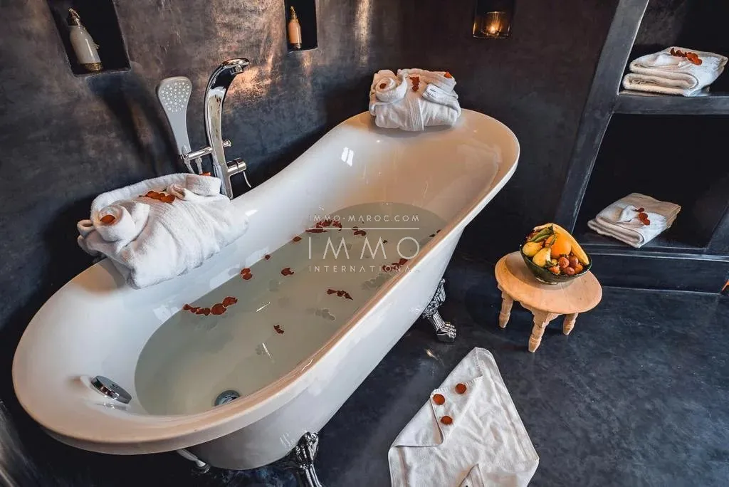 Prestigious guest palace for sale - 12 rooms - spa