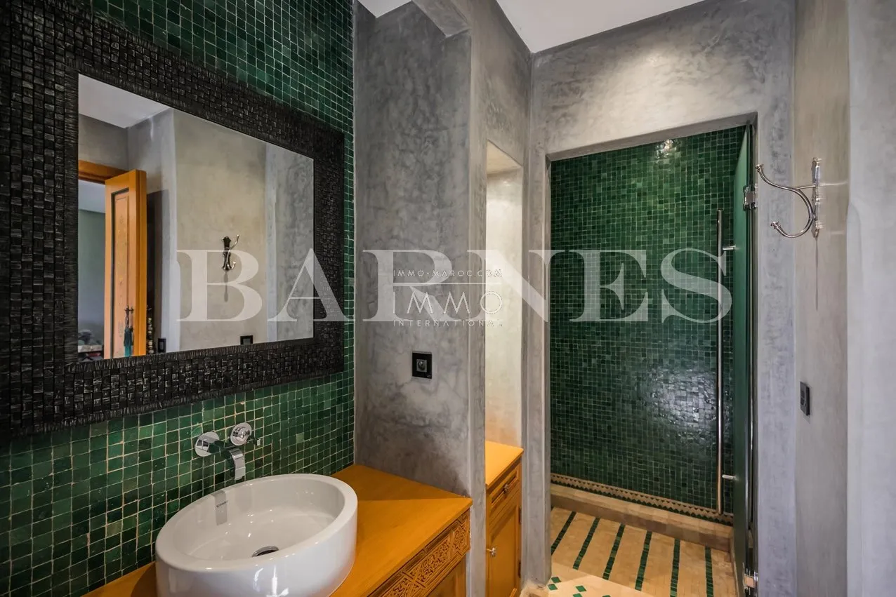 Unique property on the front line of the golf course!