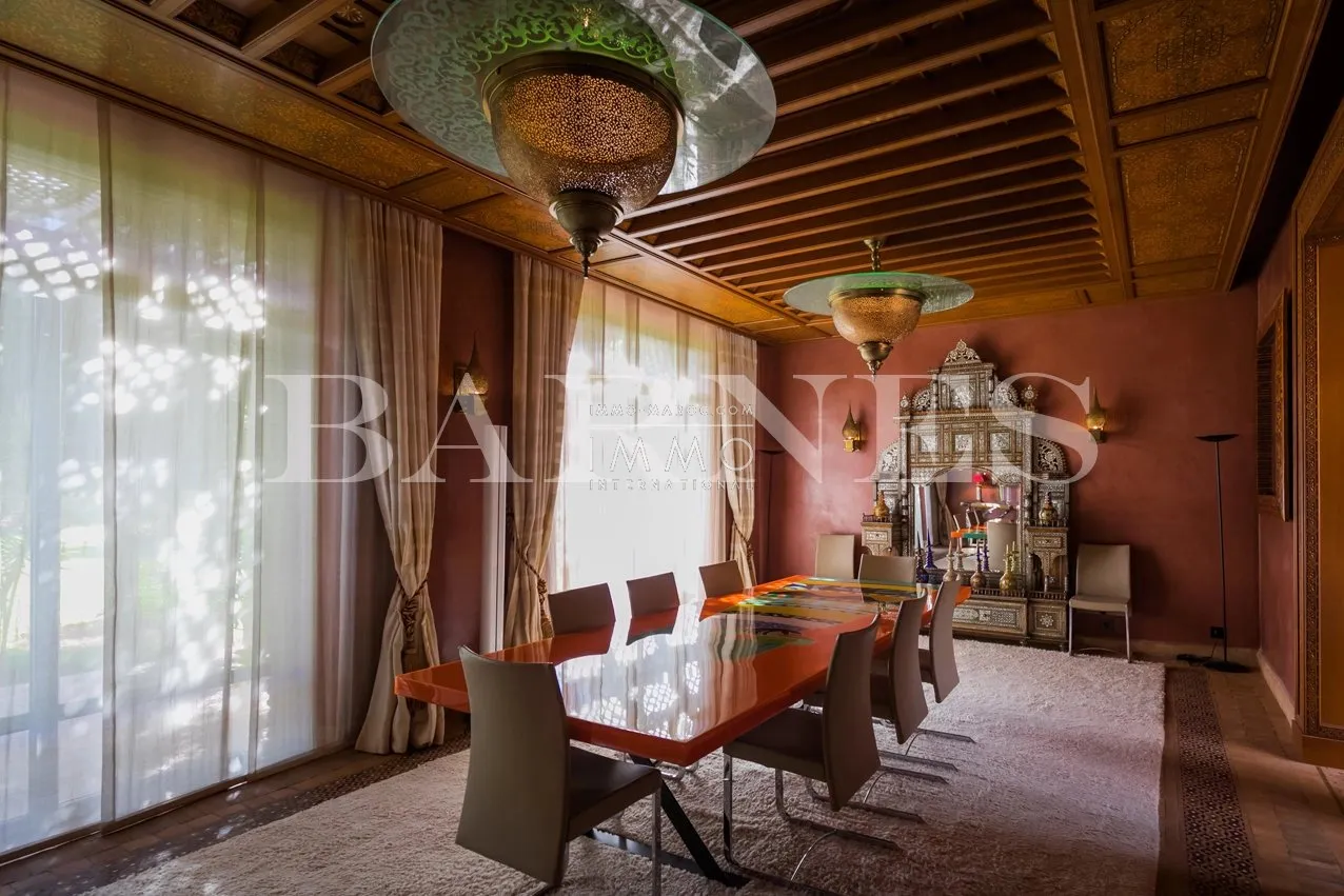 Unique property on the front line of the golf course!