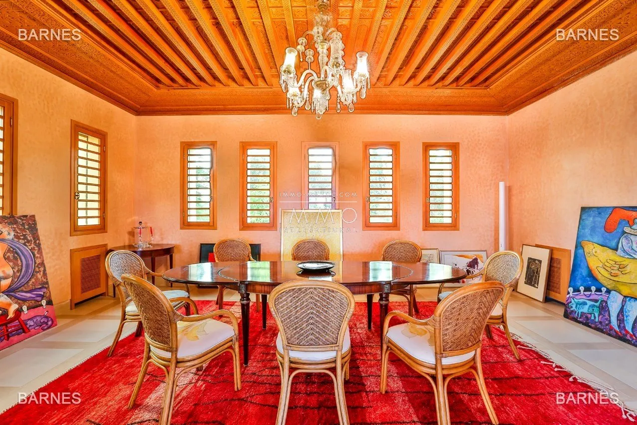 Villa on golf with exceptional finishes , very high quality materials , lift ....