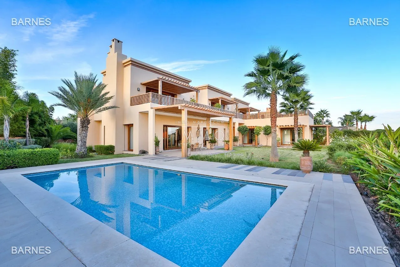 Villa on golf with exceptional finishes , very high quality materials , lift ....