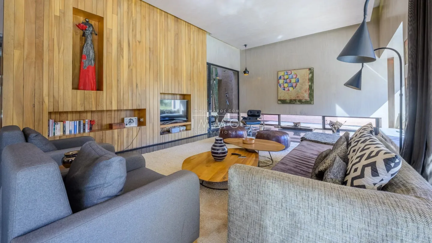 Two villas for sale in the prestigious royal palm estate