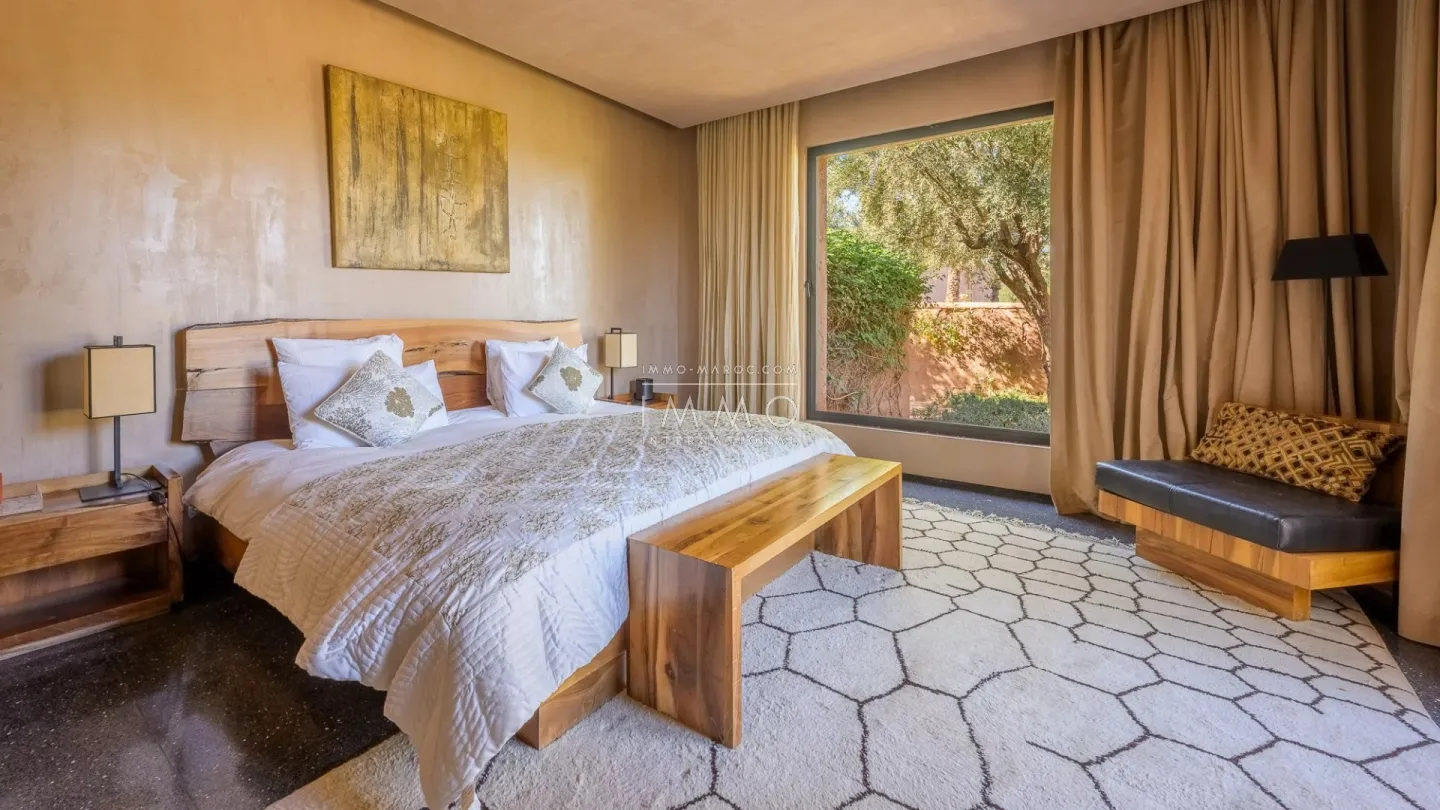 Two villas for sale in the prestigious royal palm estate