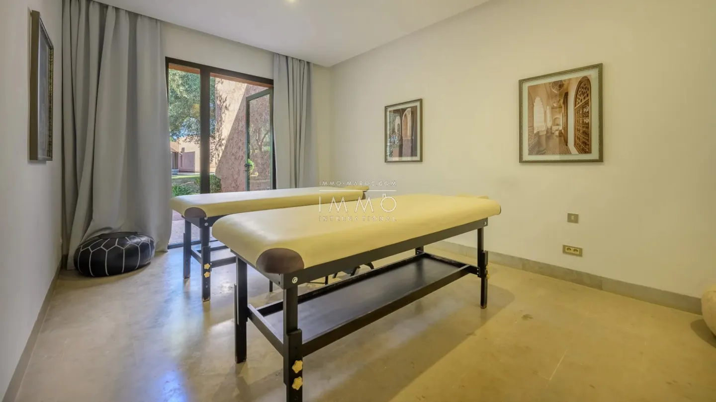 Two villas for sale in the prestigious royal palm estate