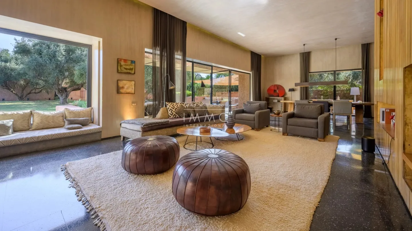 Two villas for sale in the prestigious royal palm estate