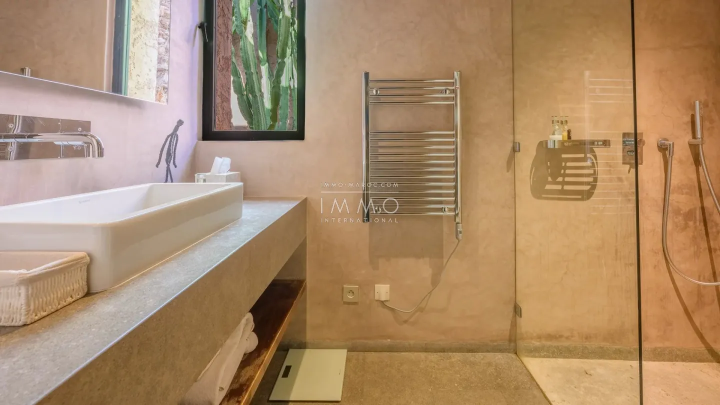 Two villas for sale in the prestigious royal palm estate