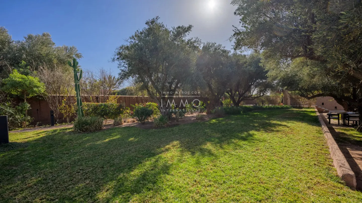 Two villas for sale in the prestigious royal palm estate