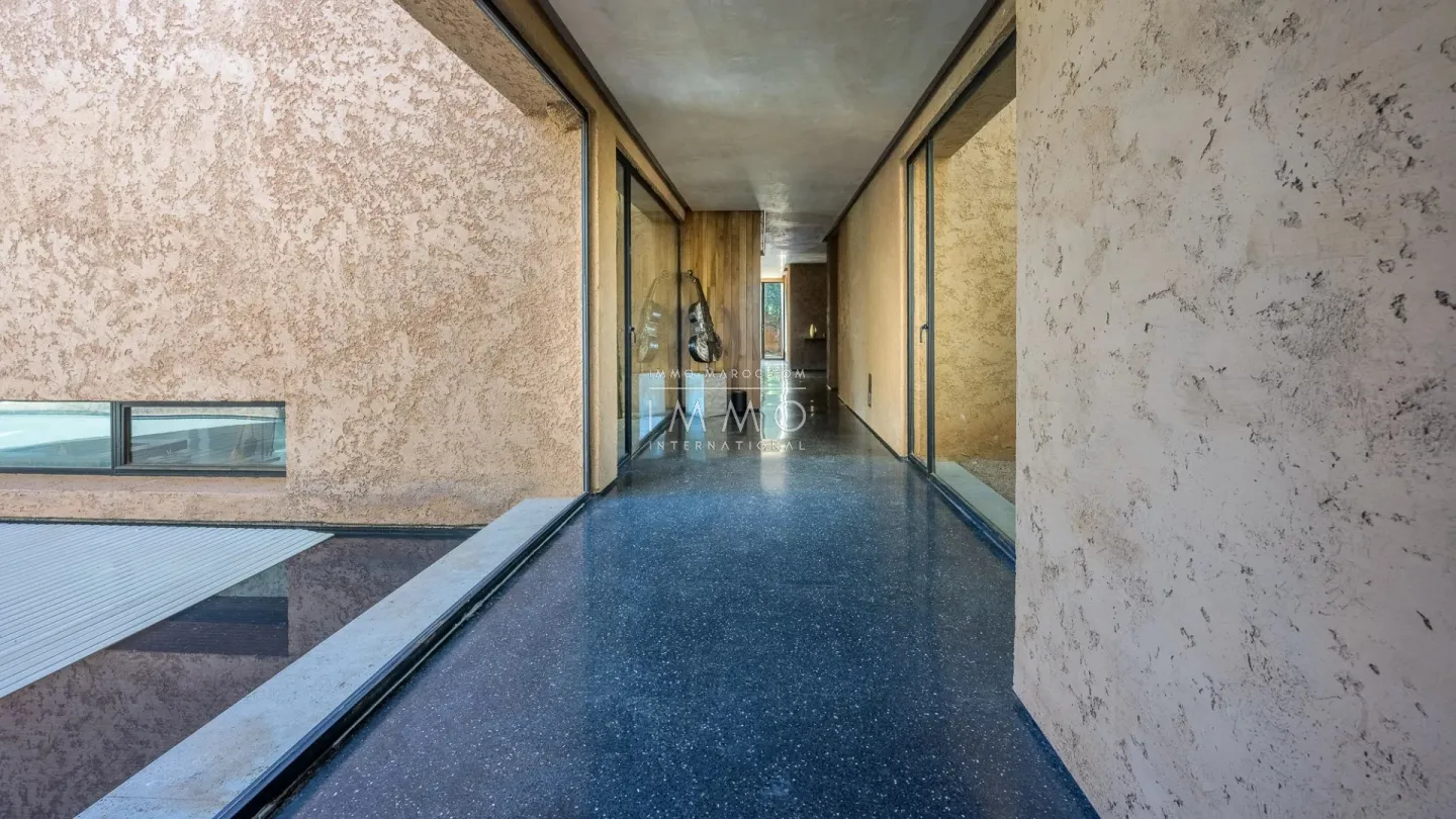 Two villas for sale in the prestigious royal palm estate