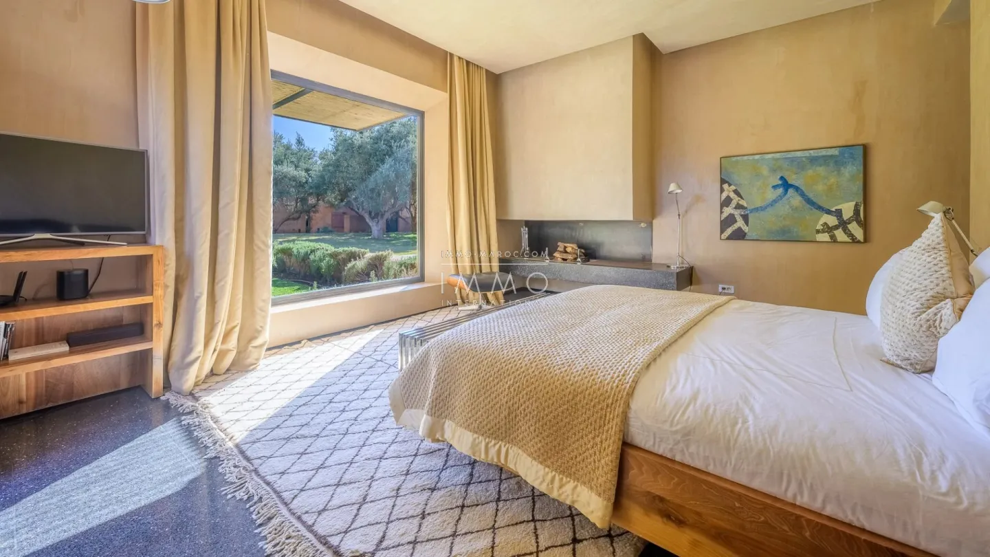 Two villas for sale in the prestigious royal palm estate