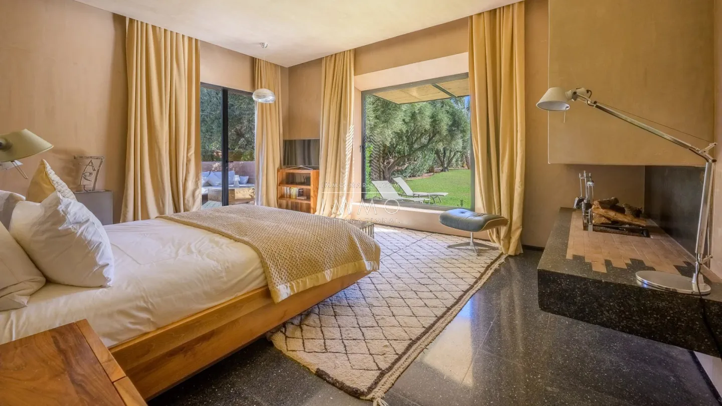 Two villas for sale in the prestigious royal palm estate