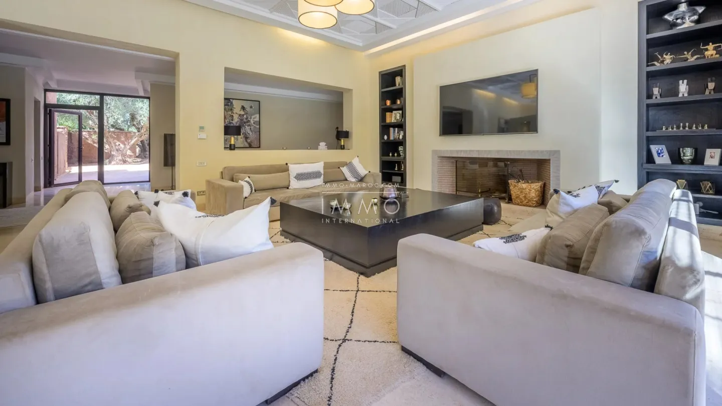 Two villas for sale in the prestigious royal palm estate