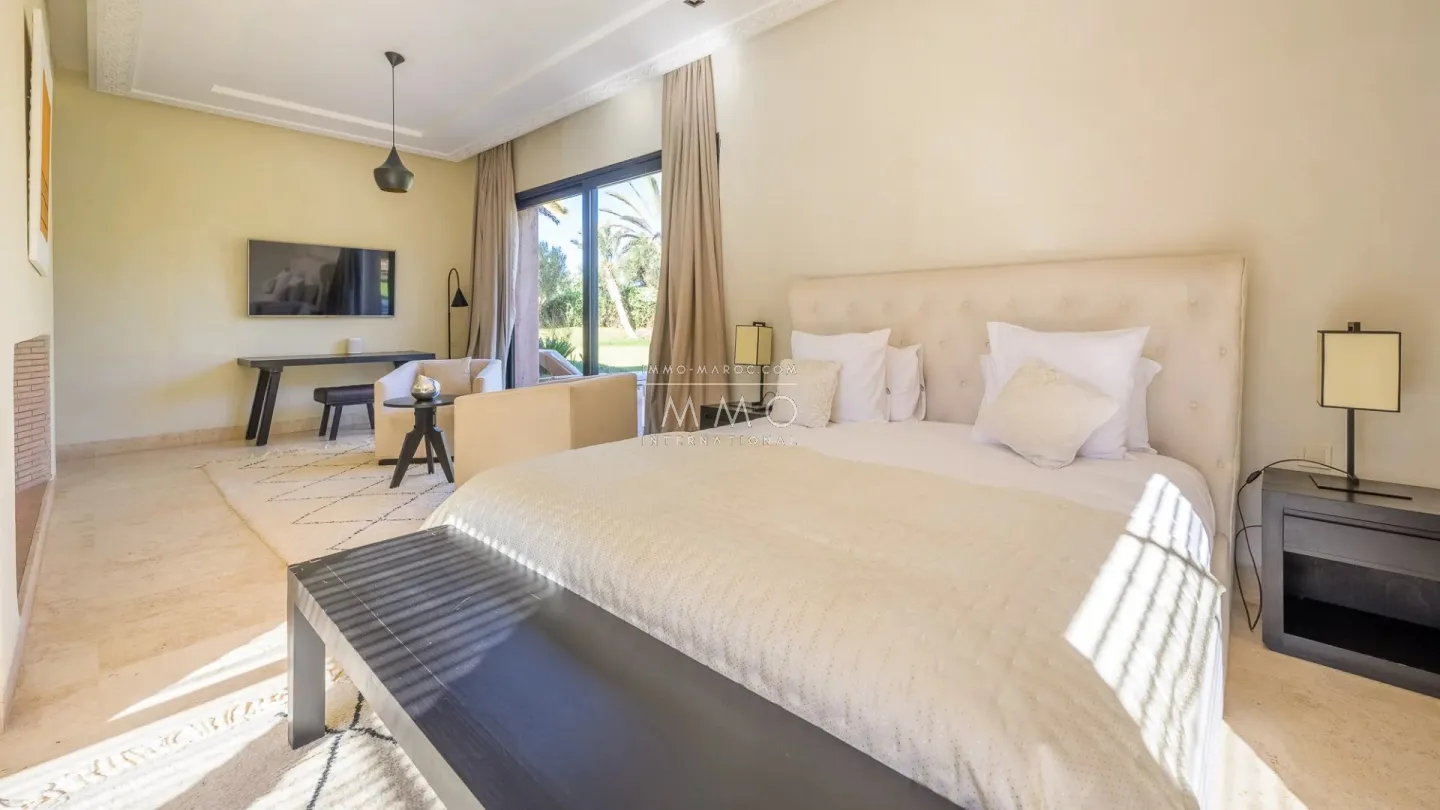 Two villas for sale in the prestigious royal palm estate