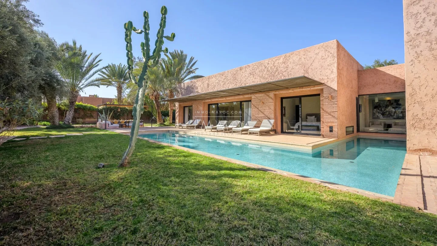 Two villas for sale in the prestigious royal palm estate