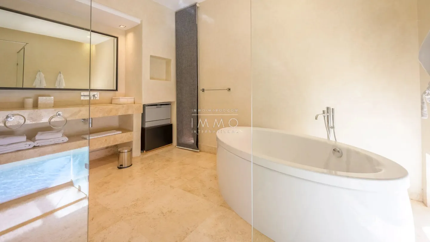 Two villas for sale in the prestigious royal palm estate