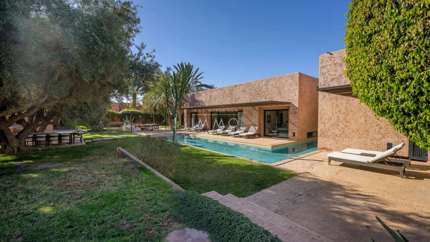 Two villas for sale in the prestigious royal palm estate