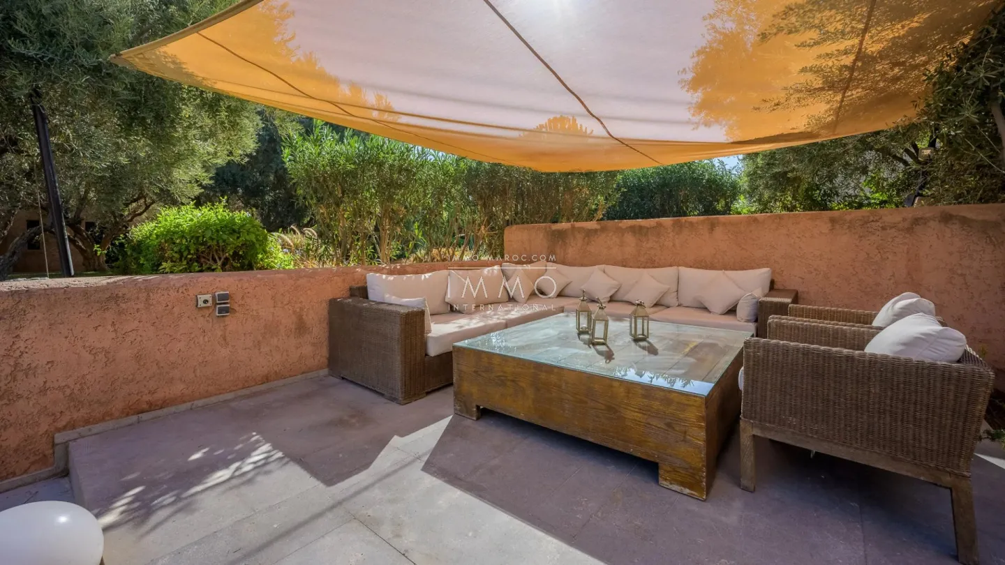 Two villas for sale in the prestigious royal palm estate