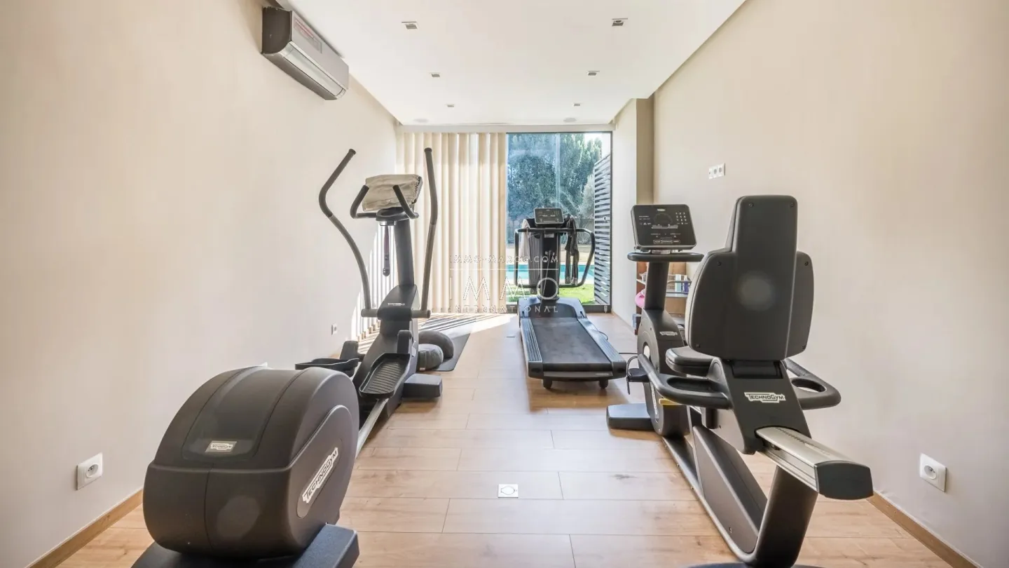 Luxury single-storey villa for sale on el madden golf course