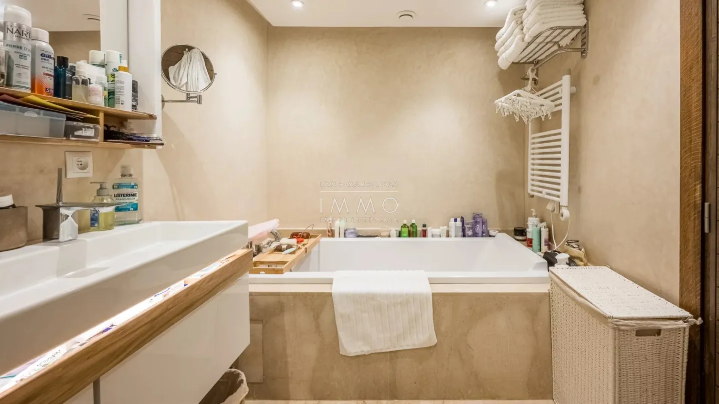 Luxury single-storey villa for sale on el madden golf course