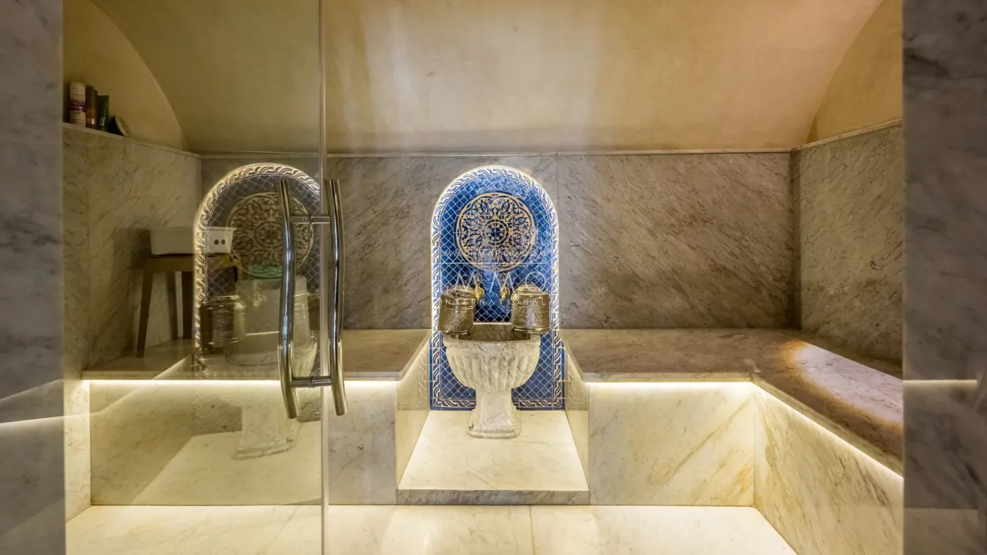 Luxury single-storey villa for sale on el madden golf course