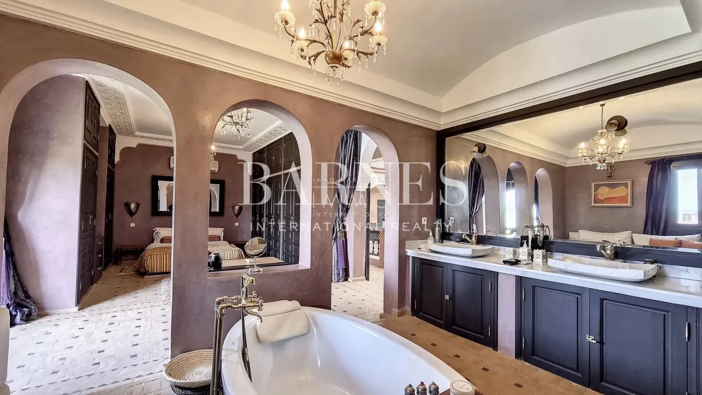 Villa - guesthouse - 9 bedrooms