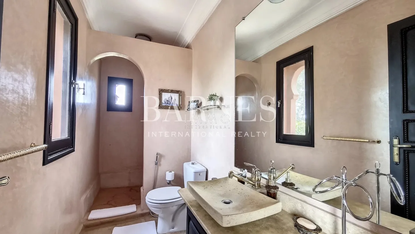 Villa - guesthouse - 9 bedrooms