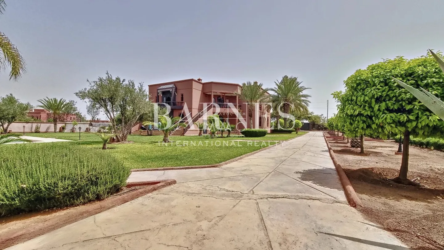 Villa - guesthouse - 9 bedrooms